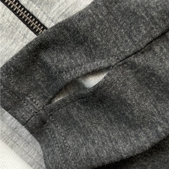 NEW! Cable & Gauge Zip Up with Thumbholes size small 
No Hood - Picture 8 of 8